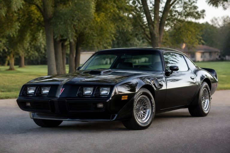 1980 Pontiac Firebird : histoire, caractéristiques et héritage d’une icône automobile