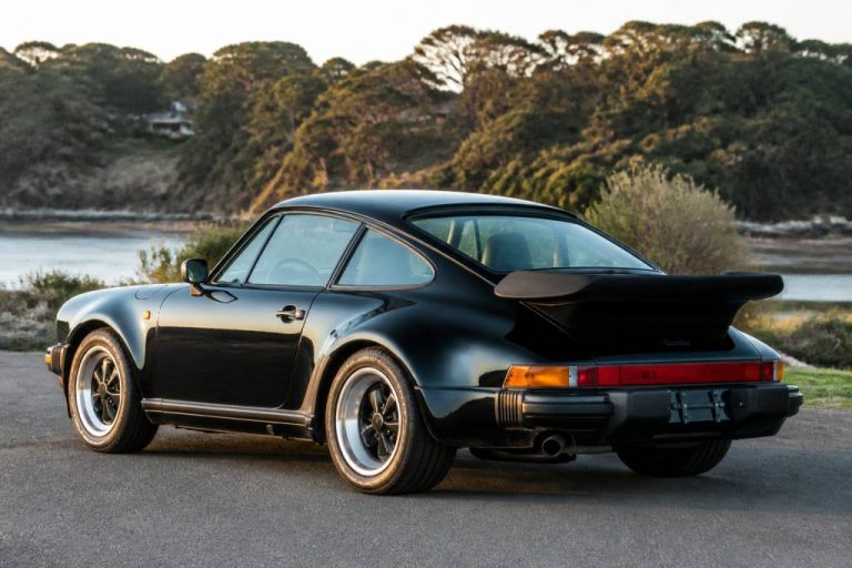 1980 Porsche 911 Turbo : l’icône sportive qui a marqué l’histoire de l’automobile
