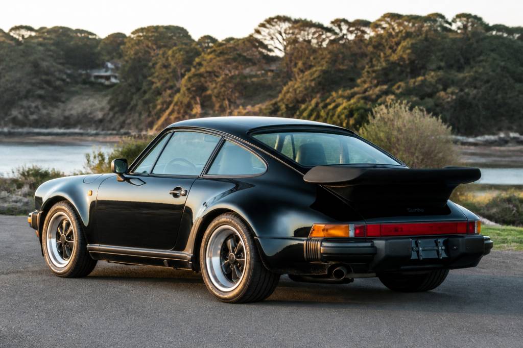 1980 Porsche 911 Turbo : l’icône sportive qui a marqué l’histoire de l’automobile
