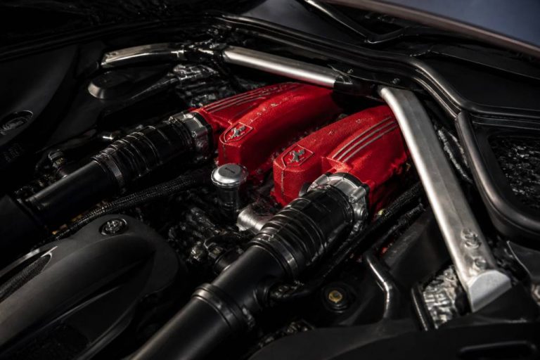 12 cylindre Ferrari : histoire, modèles emblématiques et avenir du moteur V12