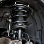 Bruit coupelle amortisseur : causes, symptômes et solutions pour votre voiture