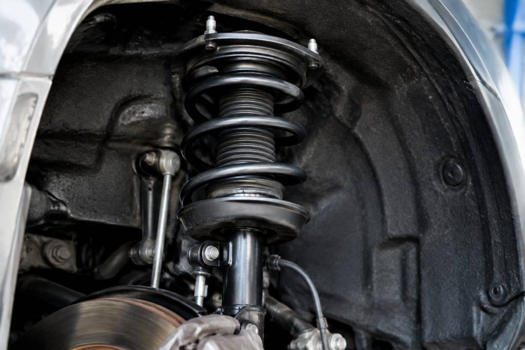 Bruit coupelle amortisseur : causes, symptômes et solutions pour votre voiture