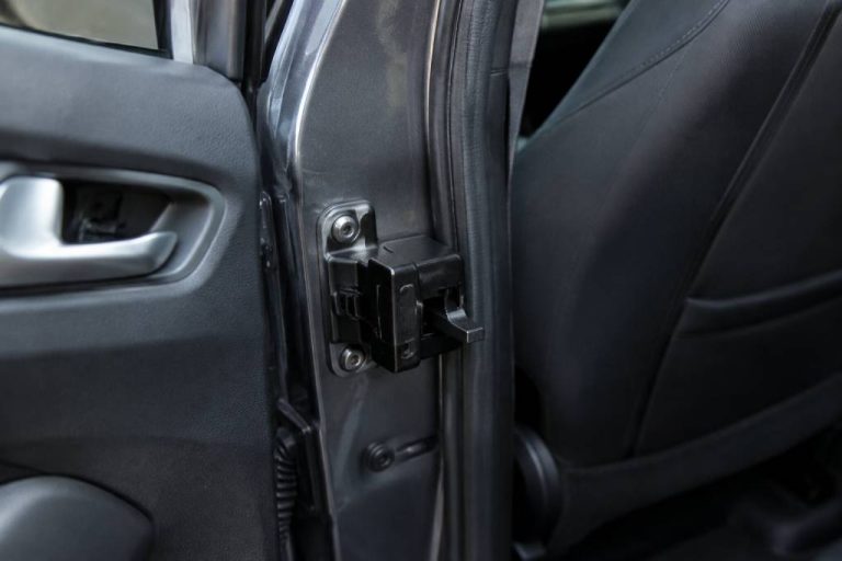 Capteur fermeture porte Peugeot 40 symptômes et remplacement en cas de panne