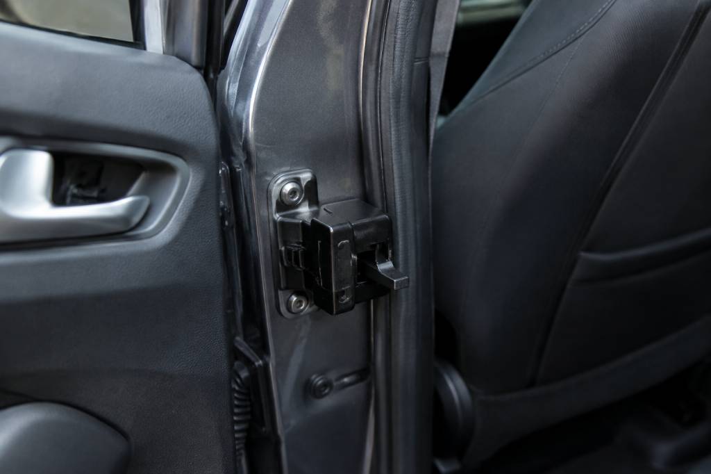 Capteur fermeture porte Peugeot 40 symptômes et remplacement en cas de panne